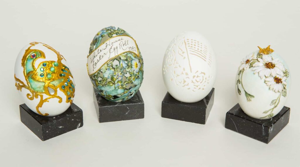 1988 Commemorative Egg - group
