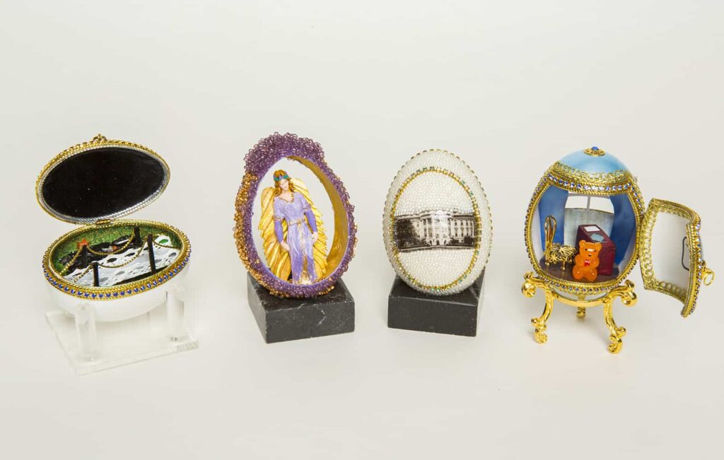 2000 Commemorative Egg - group