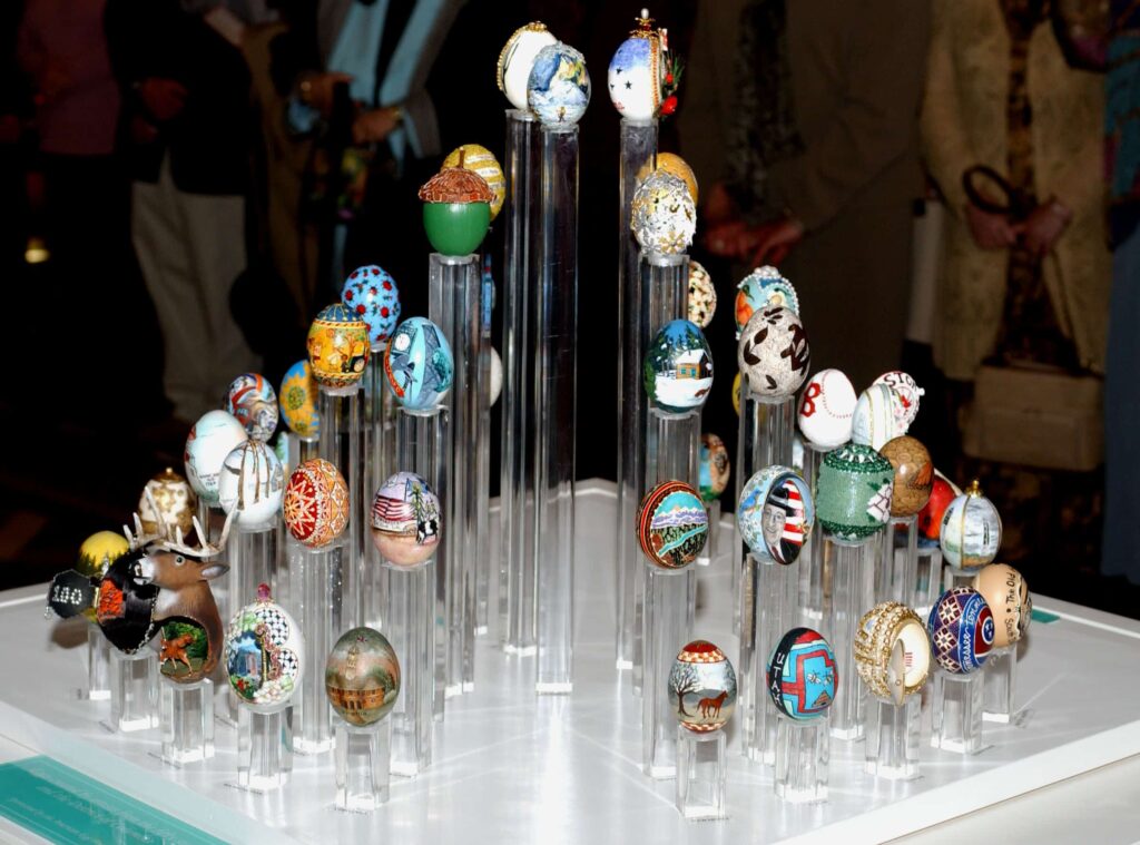 2004 Commemorative Egg group