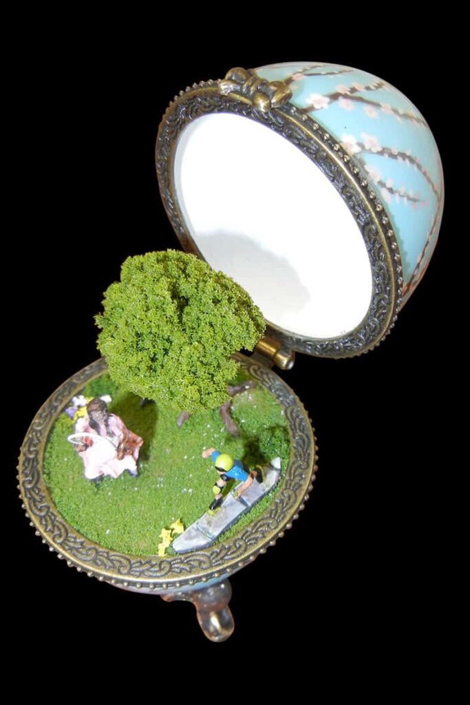 2012 Commemorative Egg - from the top