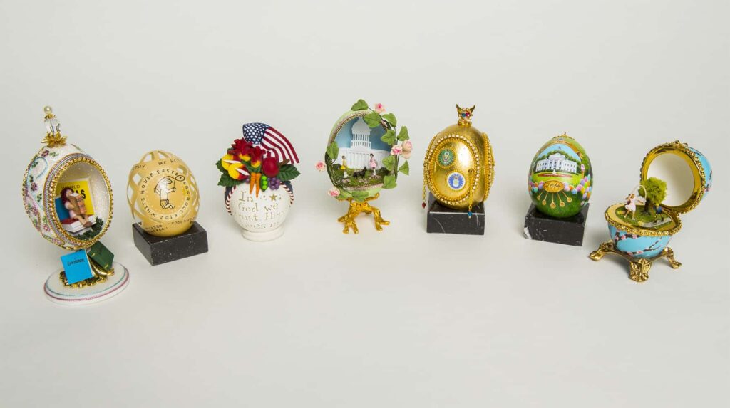 2016 Commemorative egg in a group