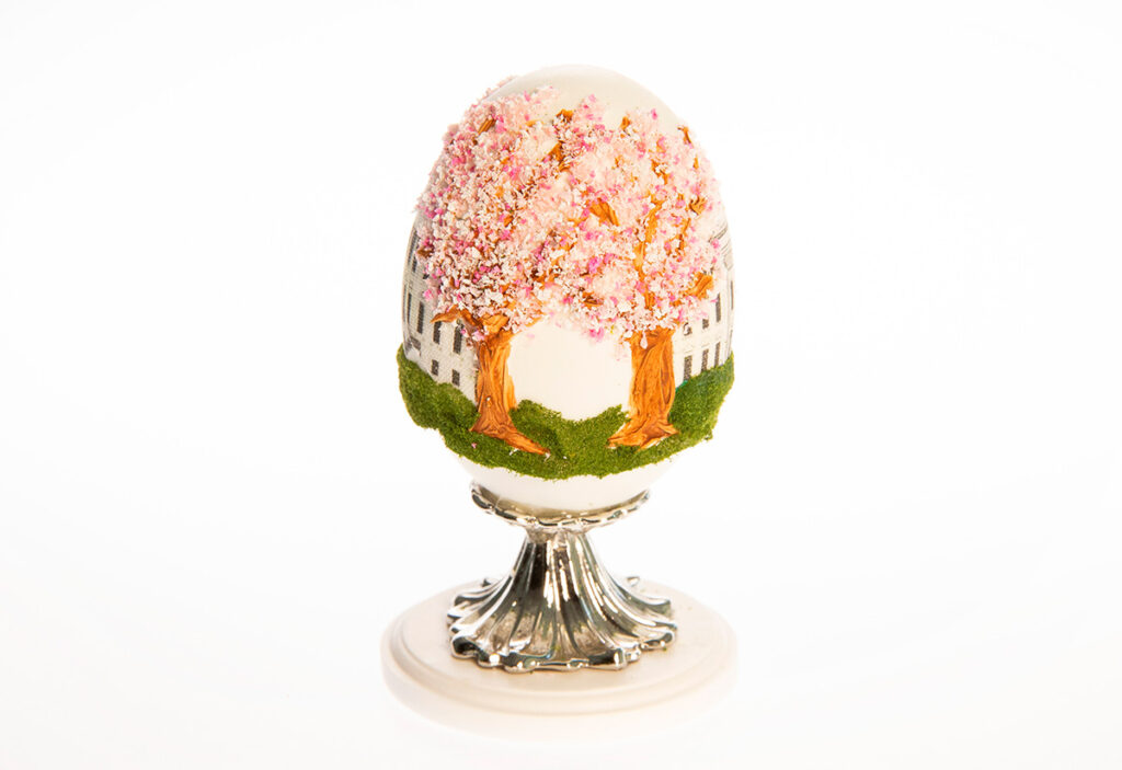 2021 Commemorative egg - side