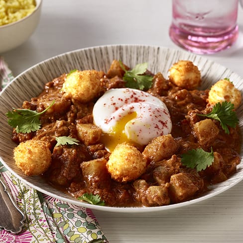 BUTTER CHICKEN POUTINE