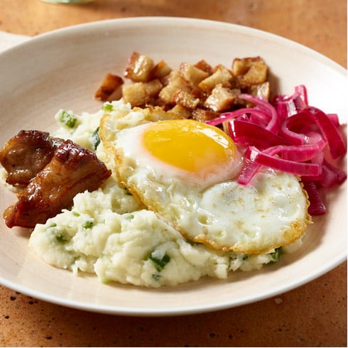 POBLANO-POTATO MASH WITH FRIED EGG BOWL